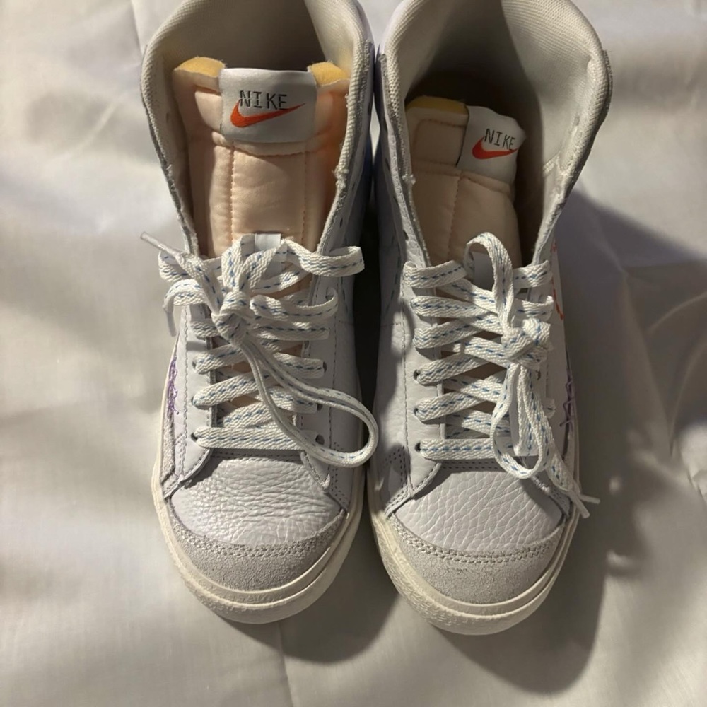 Nike Blazer Mid 77 101. Women Size 7 brand new
